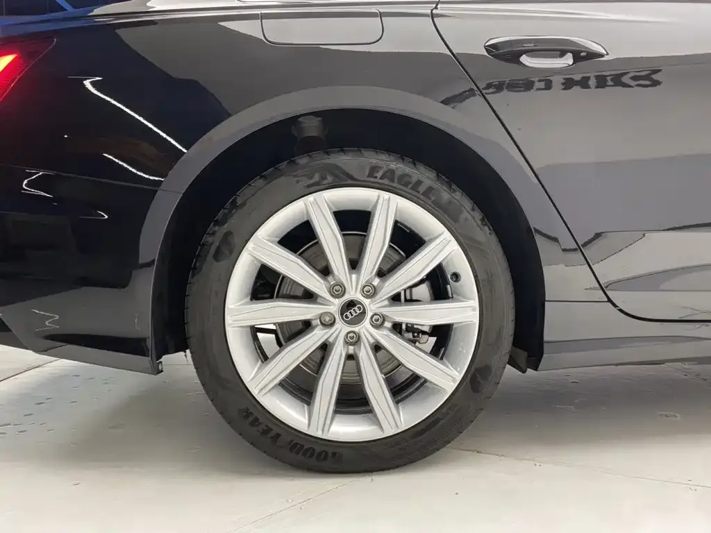 Audi A6L 45 TFSI Premium Dynamic 2024 — фото 11