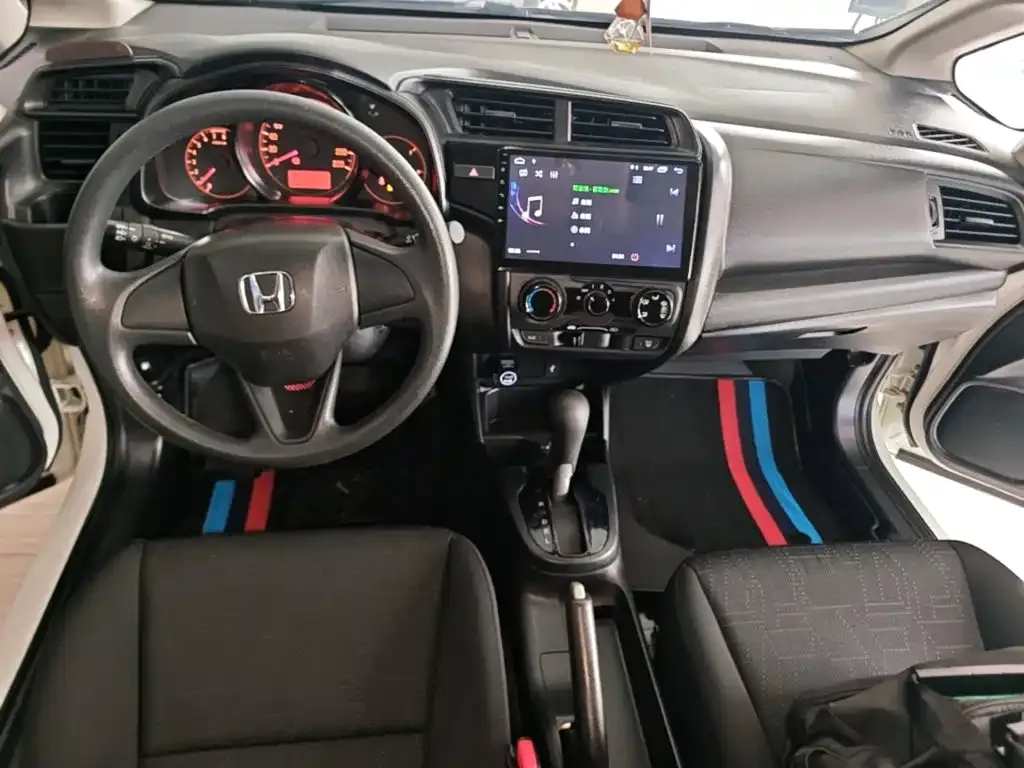 Honda Fit 1.5L CVT Comfort Edition 2019 — фото 10