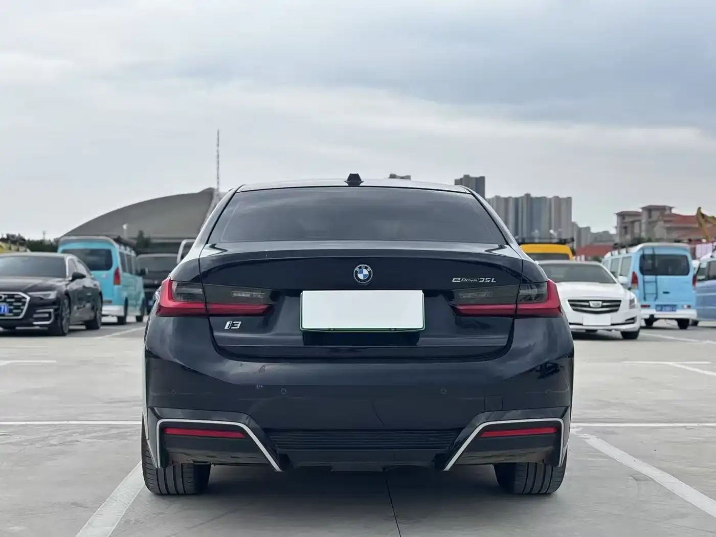 BMW i3 eDrive 35 L 2025 — фото 8
