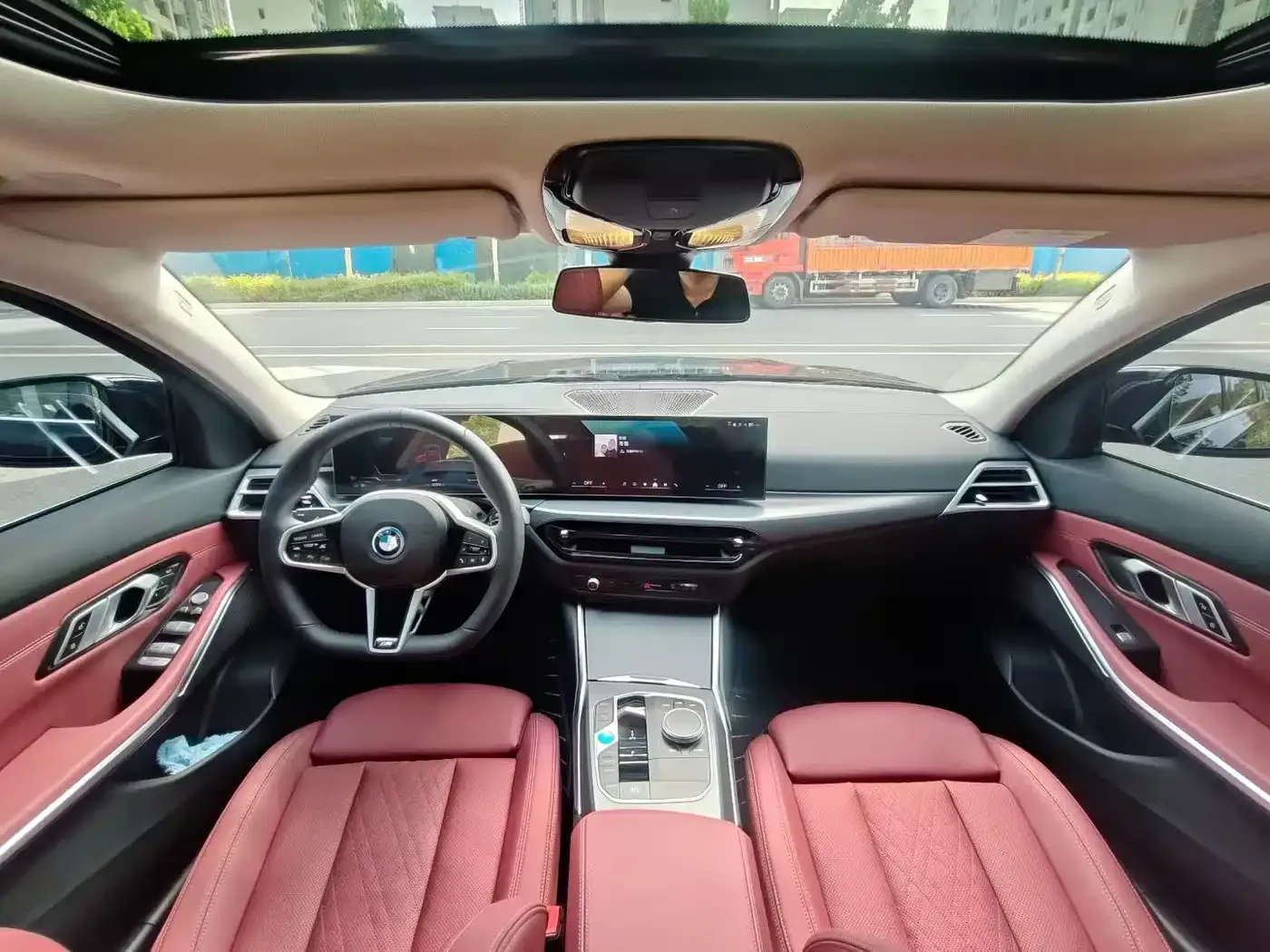 BMW i3 eDrive 35 L 2025 — фото 4