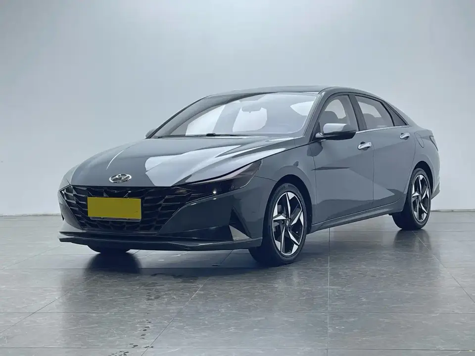 Hyundai Elantra 1.5L CVT LUX Premium Edition 2020