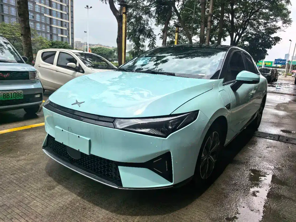 XPeng P5 Model 550E 2022