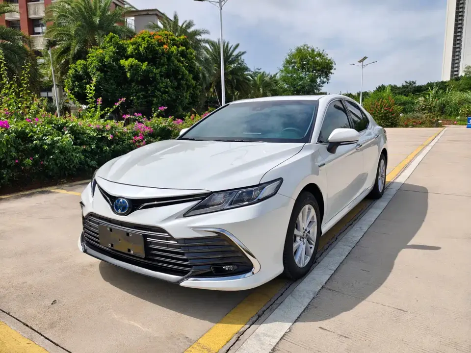 Toyota Camry Hybrid 2.5HGVP Leading Edition 2023