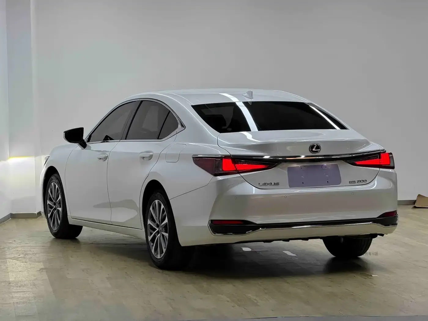 Lexus ES 200 Excellence Edition 2022 — фото 27