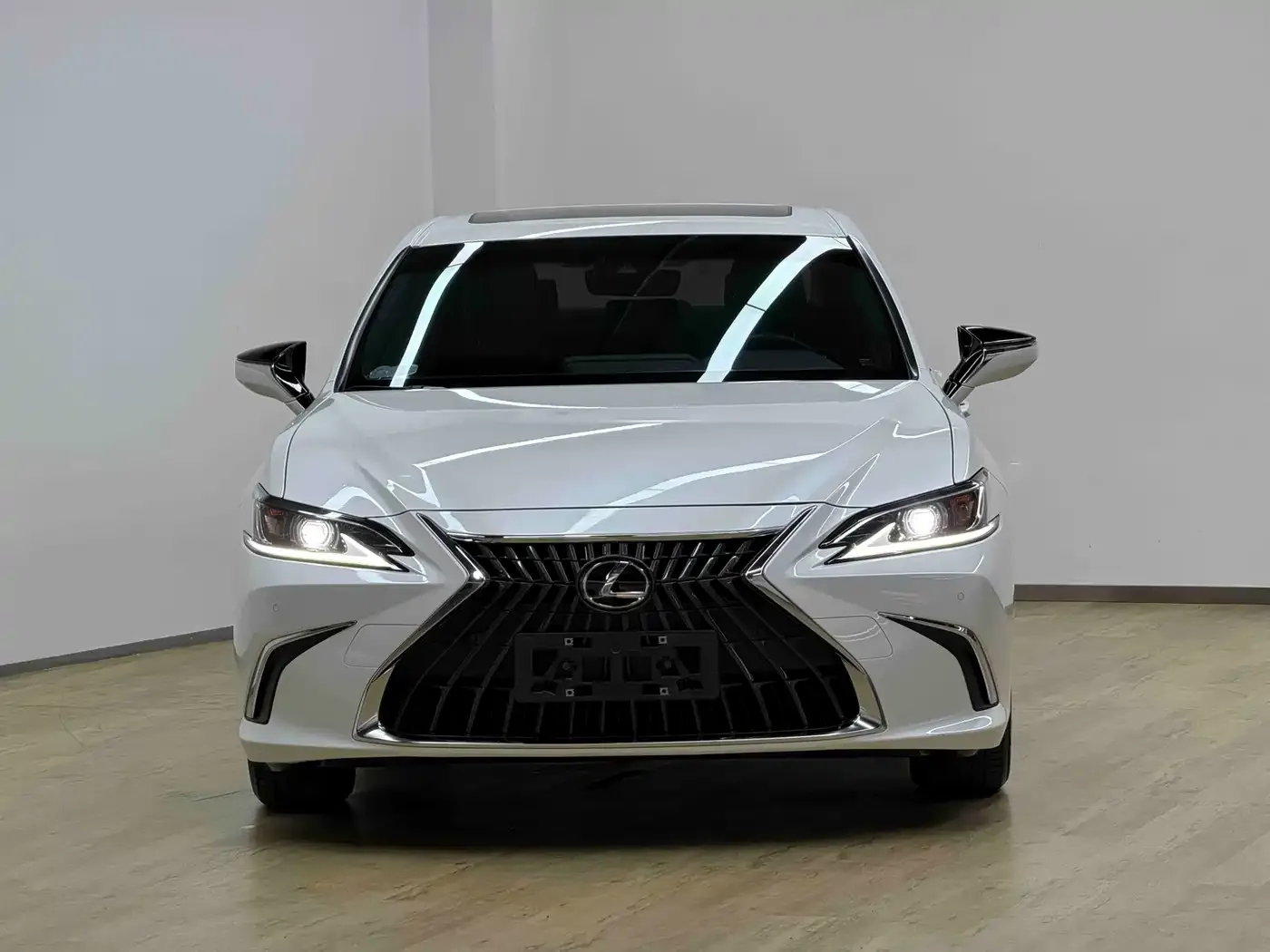 Lexus ES 200 Excellence Edition 2022 — фото 2