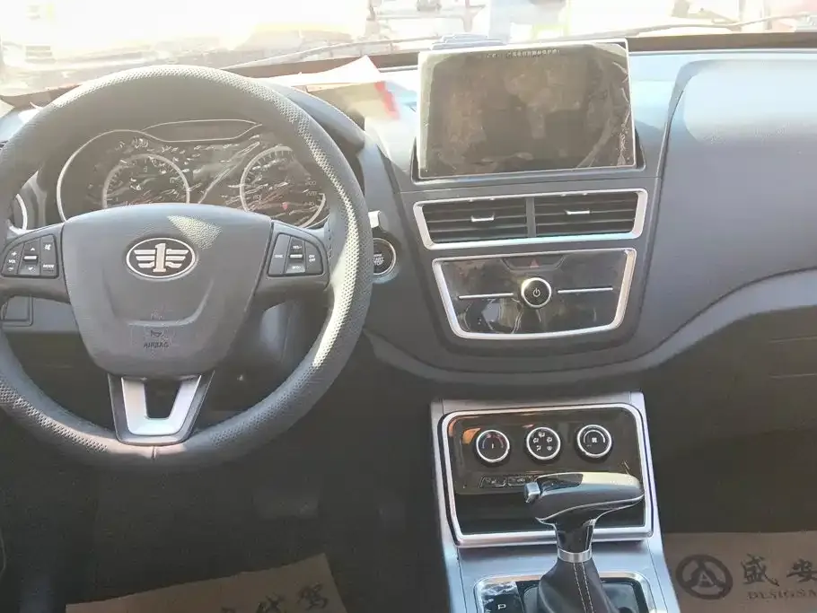 Besturn X40 1.6L Auto Luxury Type China V 2019 — фото 11
