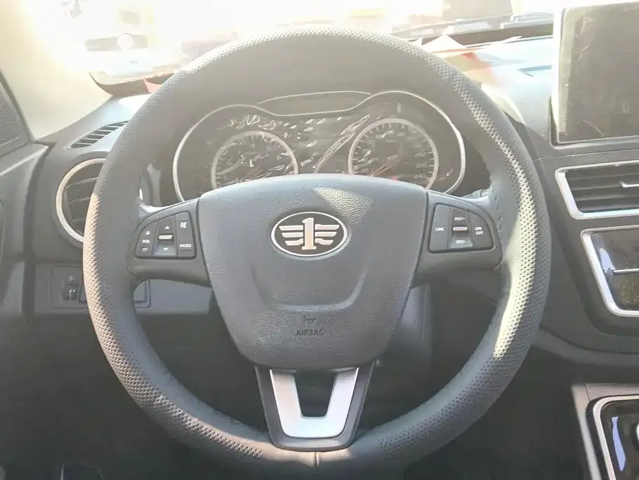 Besturn X40 1.6L Auto Luxury Type China V 2019 — фото 14
