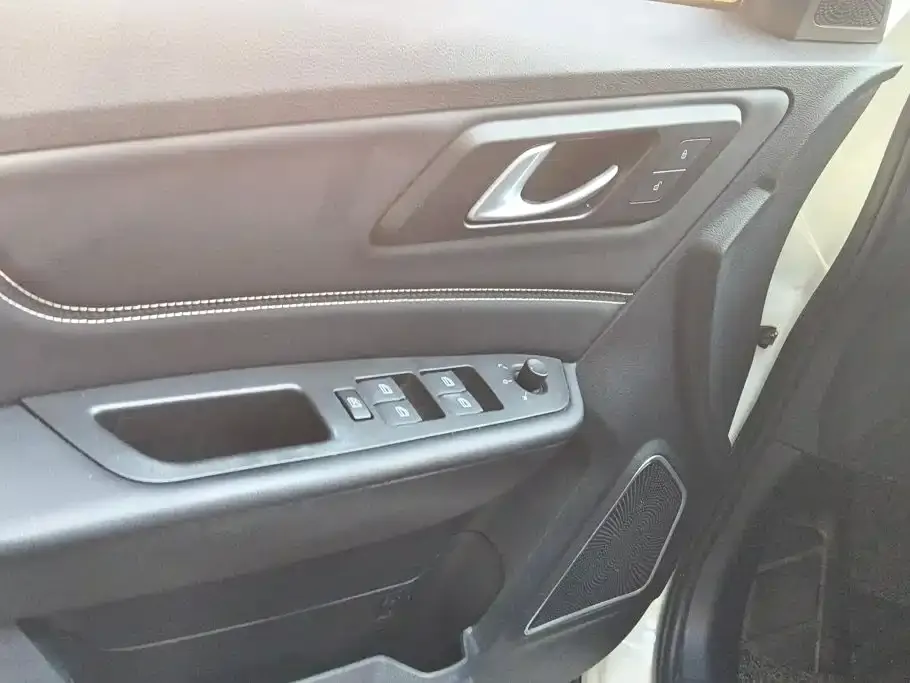 Besturn X40 1.6L Auto Luxury Type China V 2020 — фото 7