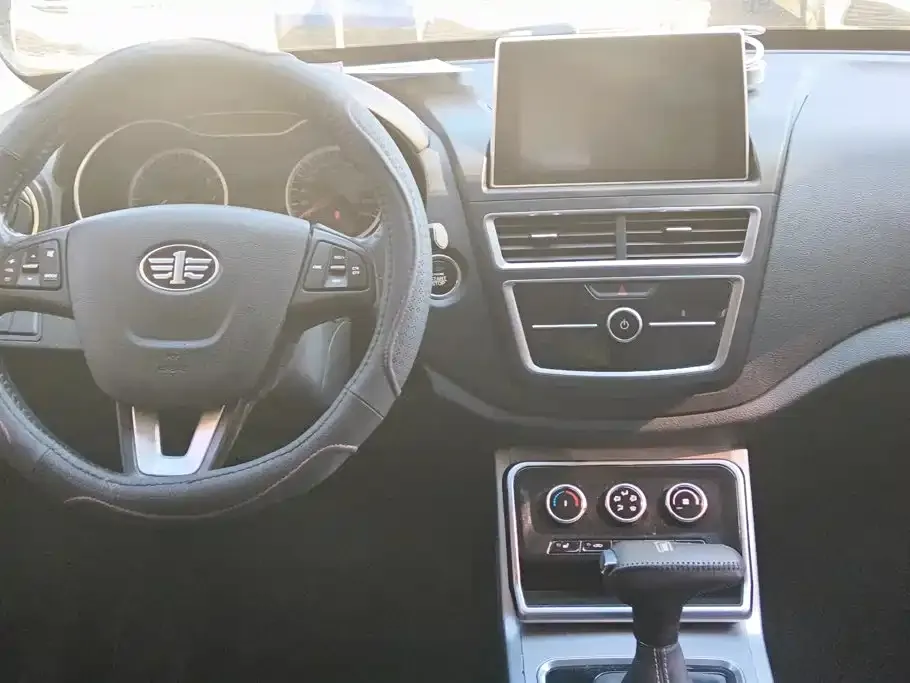 Besturn X40 1.6L Auto Luxury Type China V 2020 — фото 12