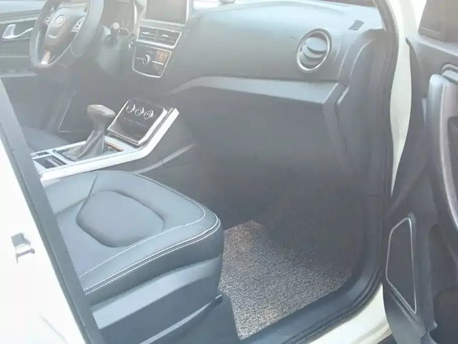 Besturn X40 1.6L Auto Luxury Type China V 2020 — фото 8