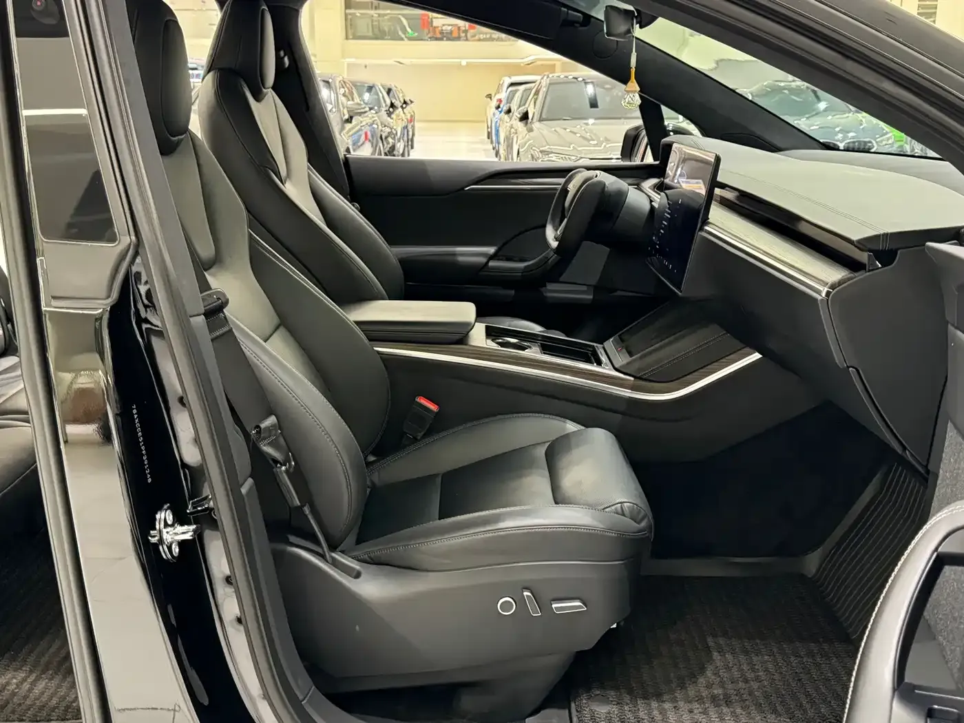 Tesla Model X Dual Motor All-Wheel Drive Edition 2023 — фото 10