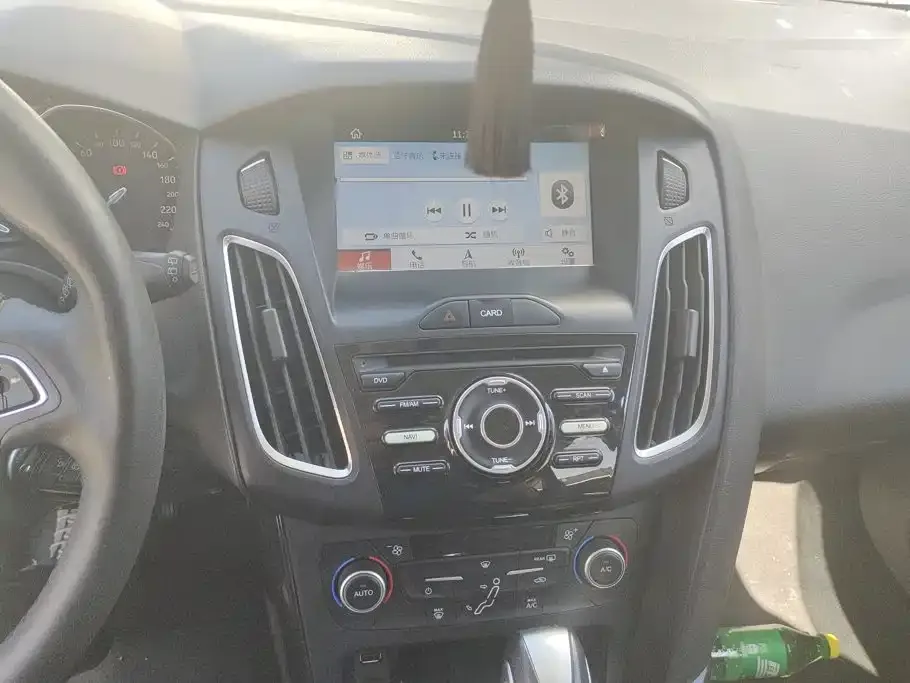 Ford Focus Hatchback Classic EcoBoost 125 Automatic Super Trend Smart Edition 2019 — фото 13