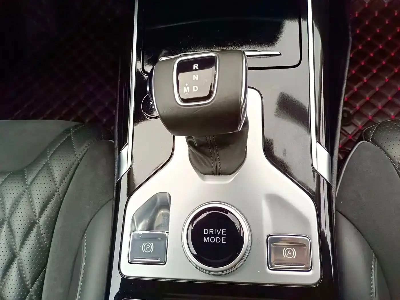 Hongqi HS5 2.0T Smart Connect Enjoy 4WD Edition 2020 — фото 11