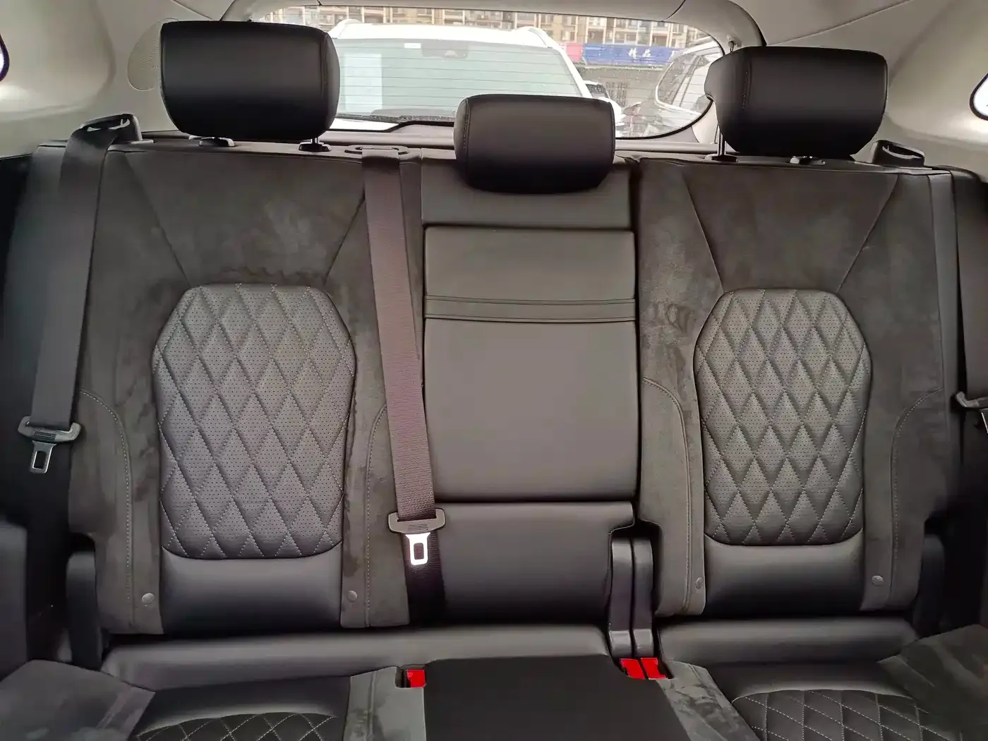 Hongqi HS5 2.0T Smart Connect Enjoy 4WD Edition 2020 — фото 12