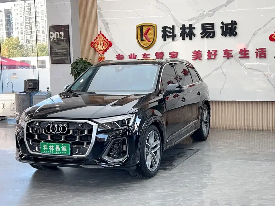 Audi Q7 55 TFSI quattro S line Sport 2025