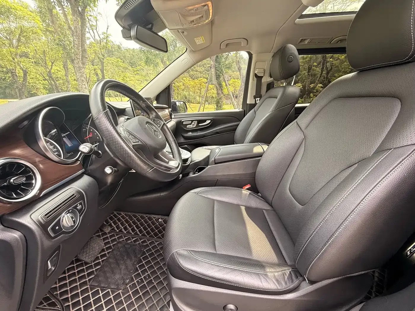 Mercedes-Benz V-Class V 260 Pilot Edition 2022 — фото 4