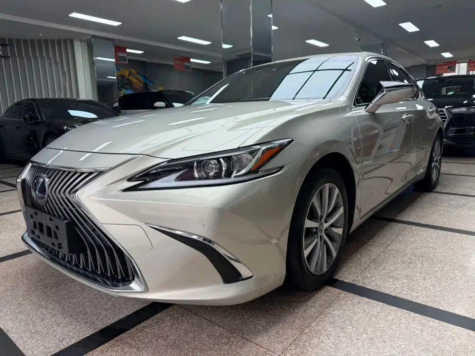 Lexus ES 300h Excellence Edition China V 2019