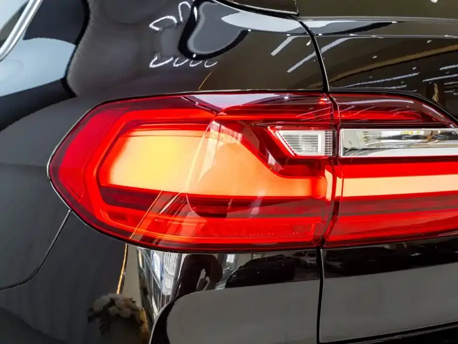 BMW X7 xDrive40i Leading Luxury Package 2022 — фото 9