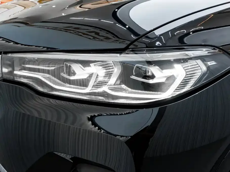 BMW X7 xDrive40i Leading Luxury Package 2022 — фото 8