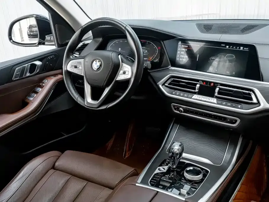 BMW X7 xDrive40i Leading Luxury Package 2022 — фото 26