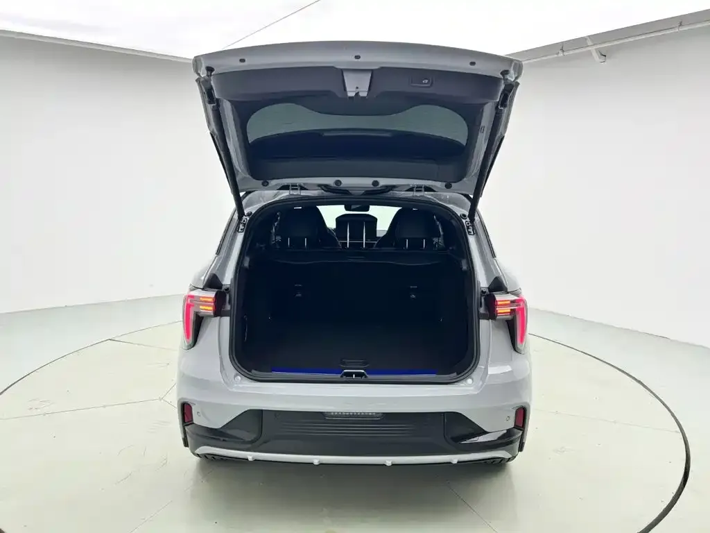 Lynk & Co 01 EM-P 1.5TD EM-P PM 2023 — фото 6