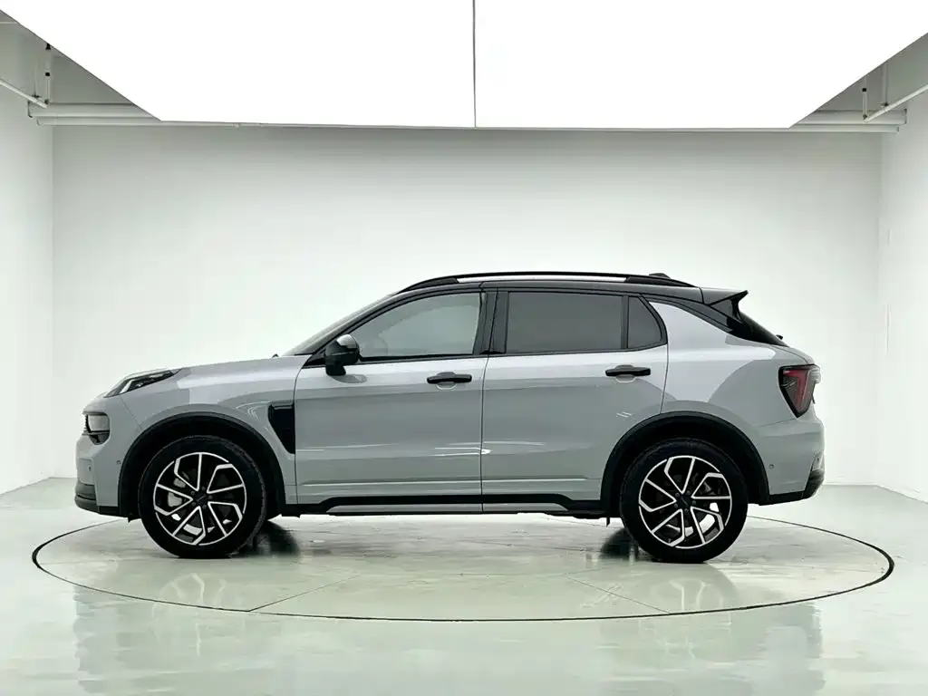 Lynk & Co 01 EM-P 1.5TD EM-P PM 2023 — фото 2
