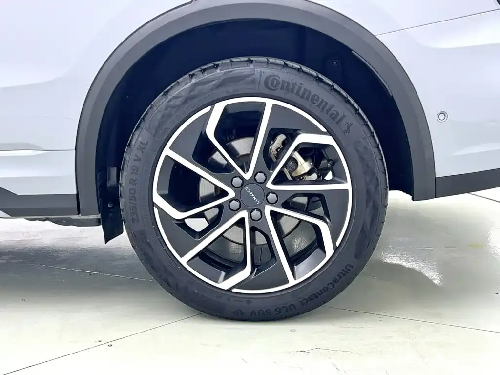Lynk & Co 01 EM-P 1.5TD EM-P PM 2023 — фото 7
