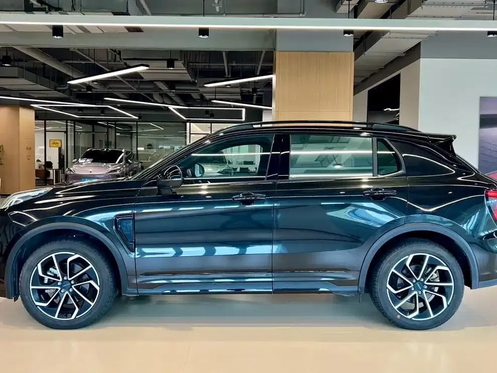 Lynk & Co 01 1.5TD EM-F PM 2023 — фото 3