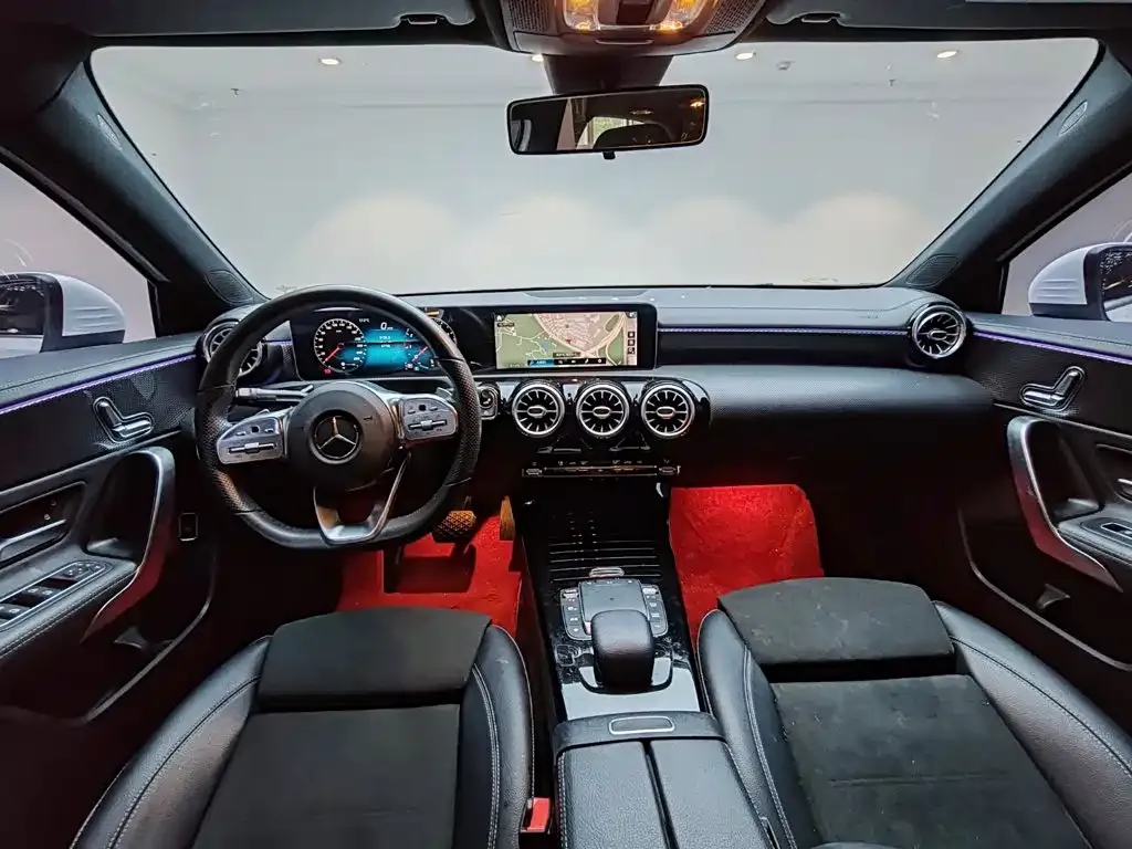 Mercedes-Benz A-Class Facelift A 200 L Sport Sedan Fashion 2020 — фото 11