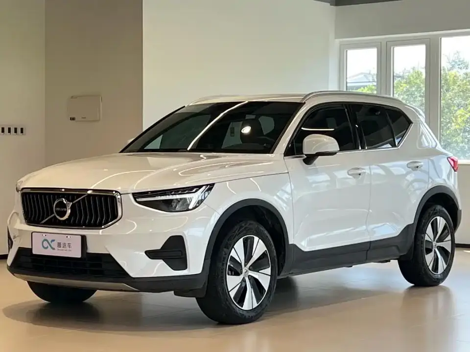 Volvo XC40 B3 Smart Elite Luxury Edition 2024