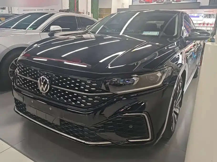 Volkswagen Passat Model 330TSI Premium Edition 2022