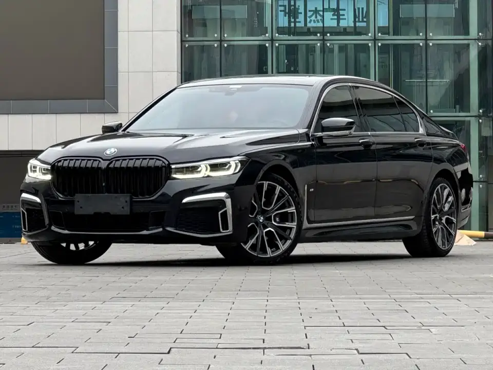 BMW 7 Series Model 740Li Leading M Sport Package 2021