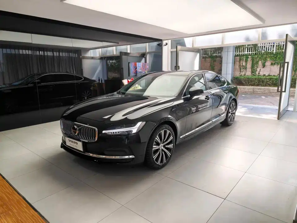 Volvo S90 B5 Zhiyuan Luxury Edition 2025