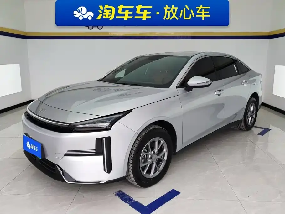 Geely Galaxy Galaxy L6 EM-i 60km Voyage Edition 2025