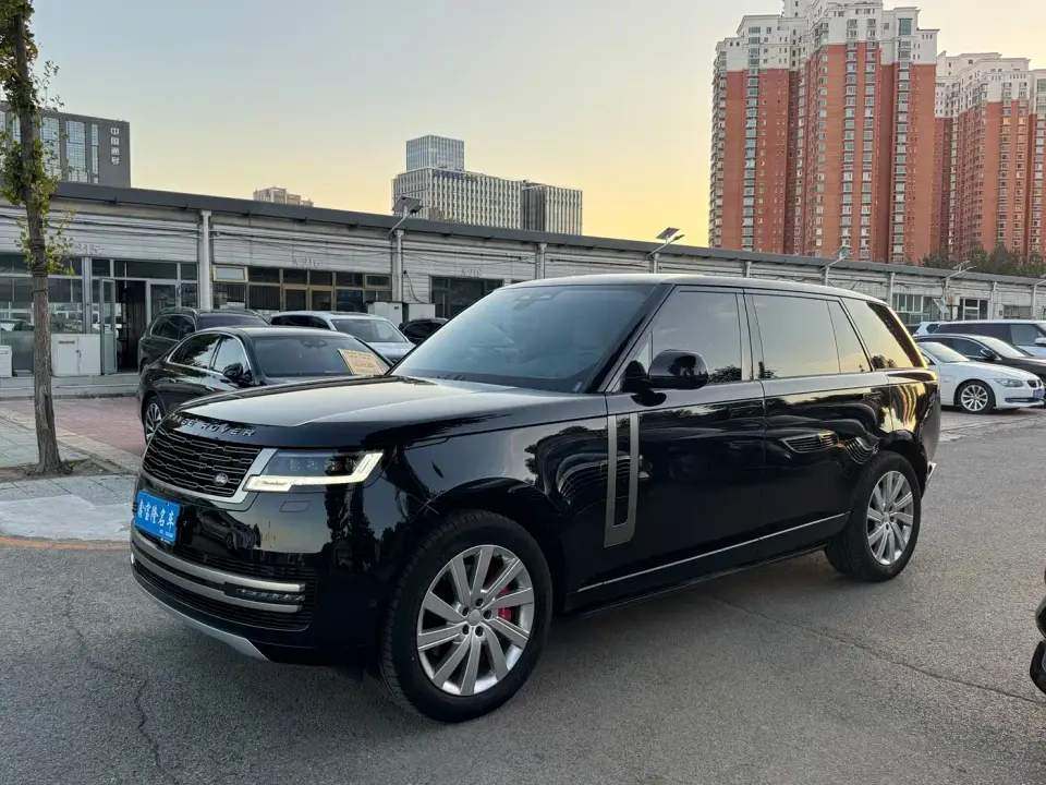 Land Rover Range Rover 3.0 L6 400PS Flourishing Era Extended Wheelbase 2025