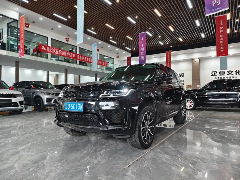 Land Rover Range Rover Sport 3.0 L6 Gloss Black Edition 2022