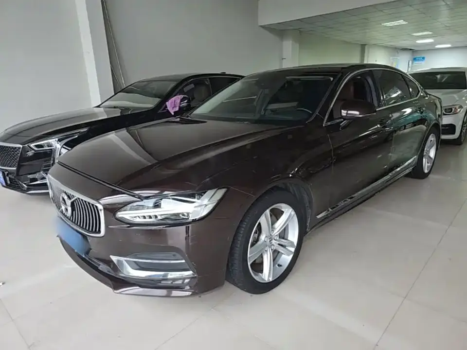 Volvo S90 T5 Momentum 2019