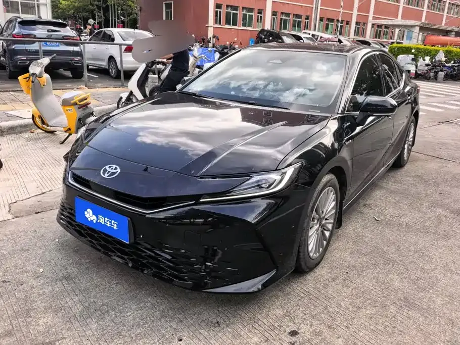 Toyota Camry Hybrid 2.0HE Elite Edition 2024
