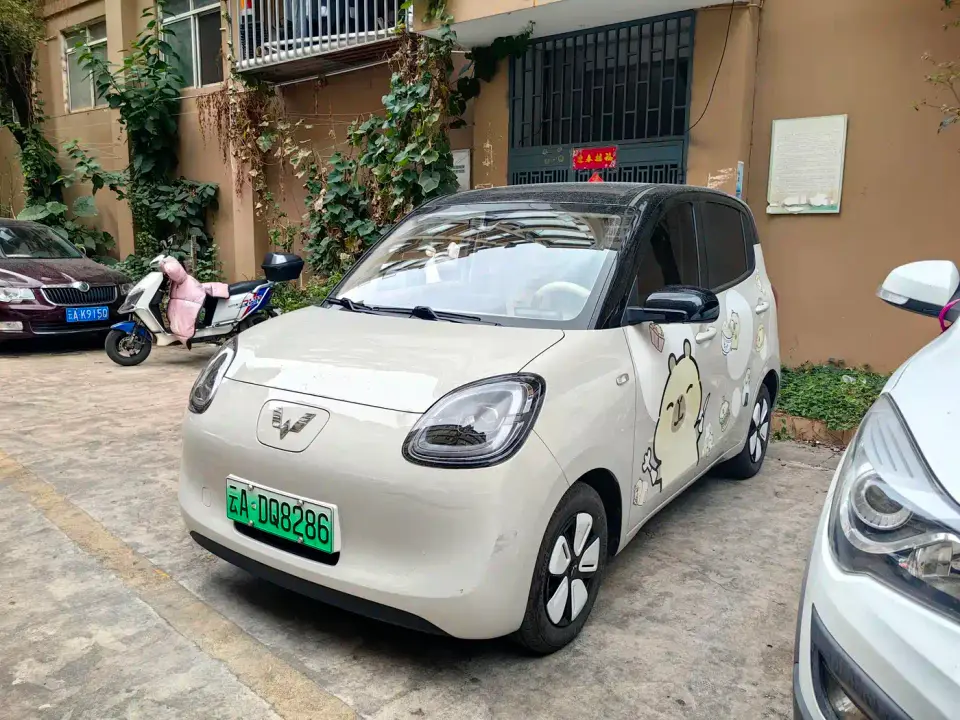 Wuling Motors Hongguang MINIEV 4-Door Premium+ Edition 2025