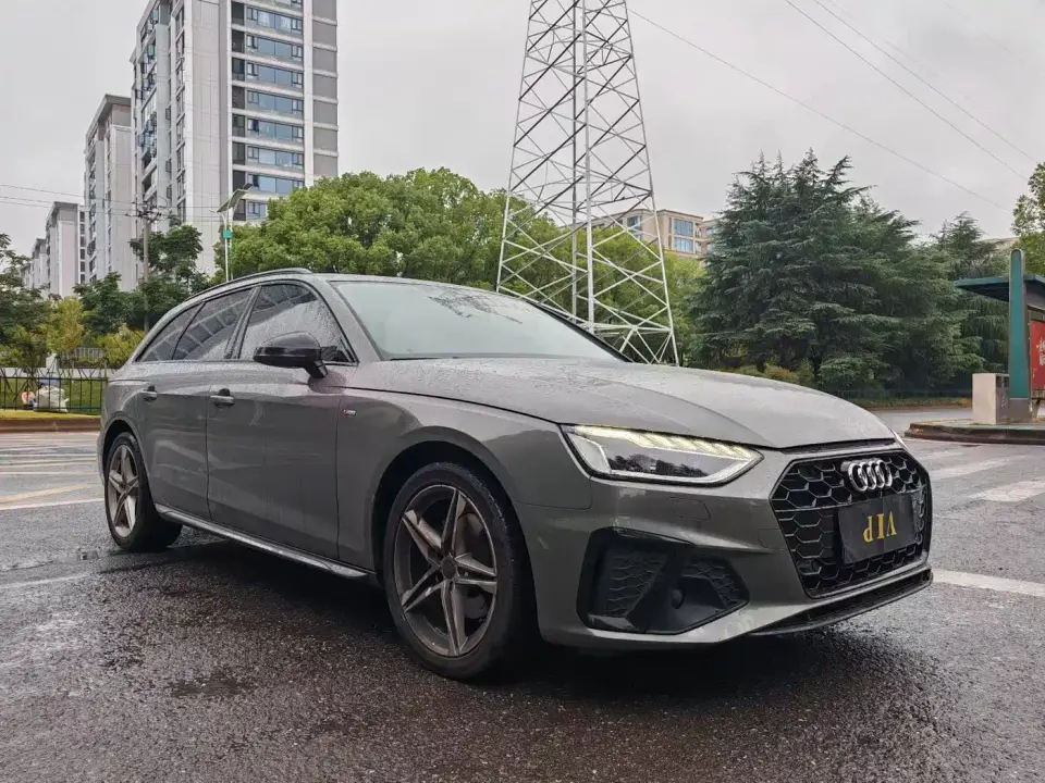 Audi A4 (Import) Avant 40 TFSI Luxury Dynamic 2023