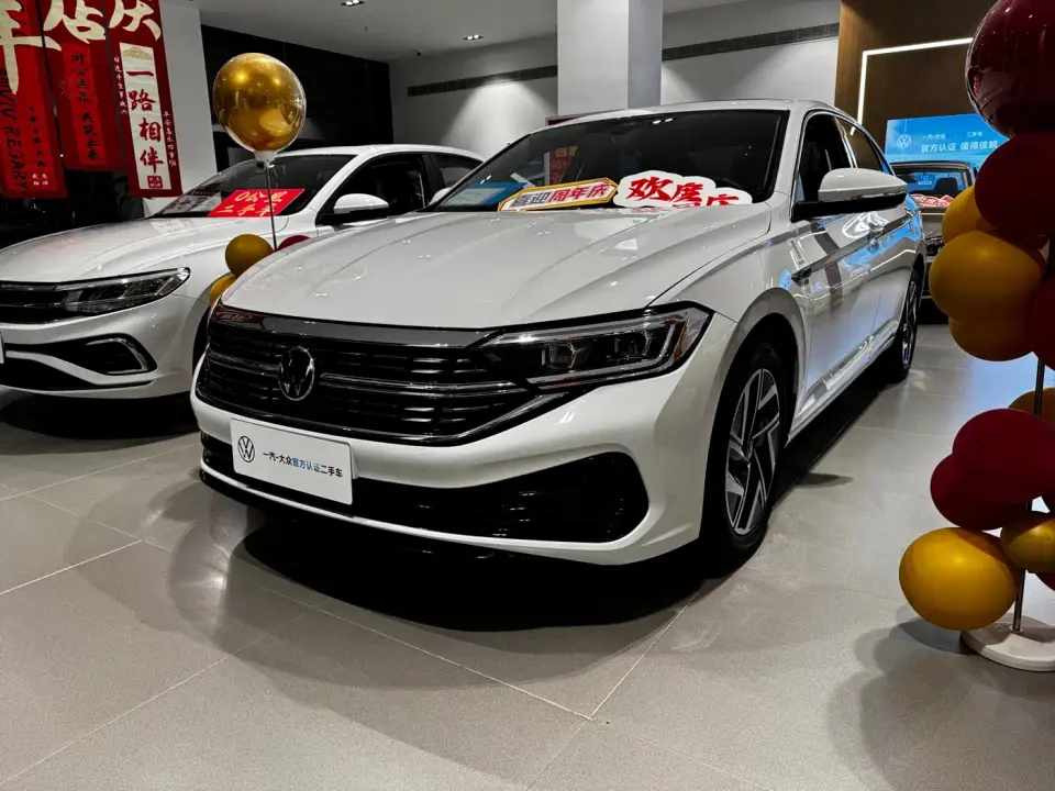 Volkswagen Sagitar 300TSI DSG Surpassing Edition 2023