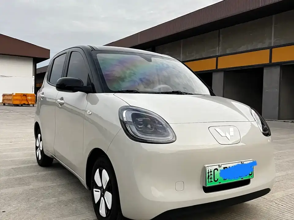 Wuling Motors Hongguang MINIEV 4-Door Premium+ Edition 2025