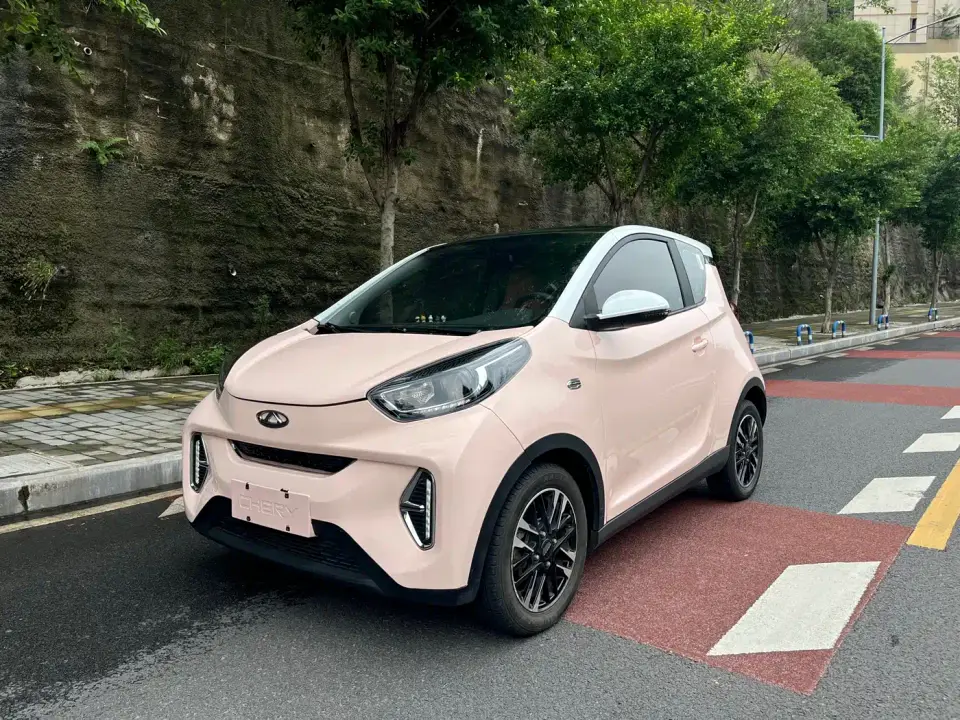 QQ New Energy Little Ant Facelift Sweet Edition Half Sugar NMC 30.6kWh 30kW 301km 2022