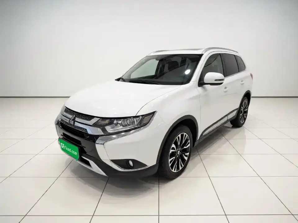 Mitsubishi Outlander 2.0L 2WD Premium 7-seater 2020