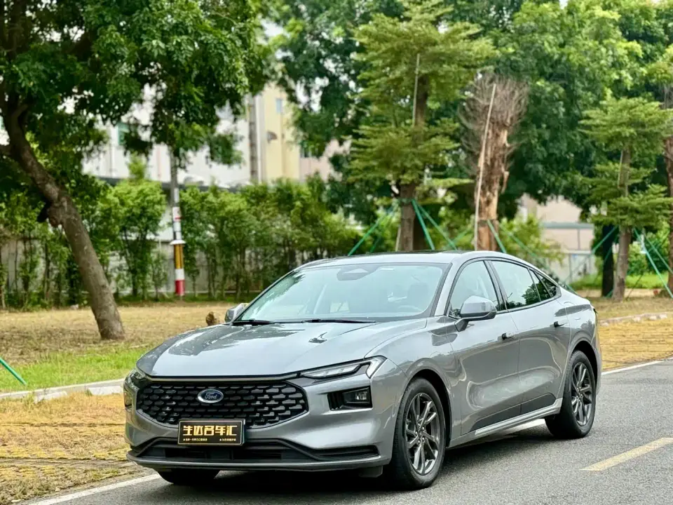 Ford Mondeo 2.0T EcoBoost Luxury 2025