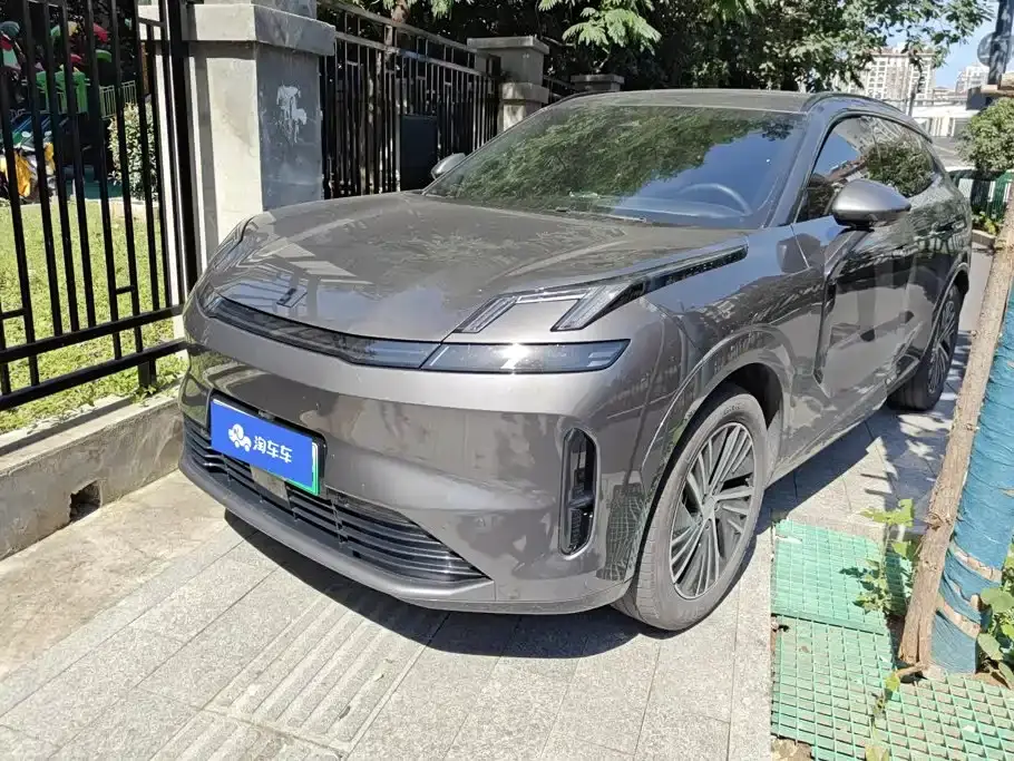 Lynk & Co 08 EM-P 120km Long Range Pro 2024