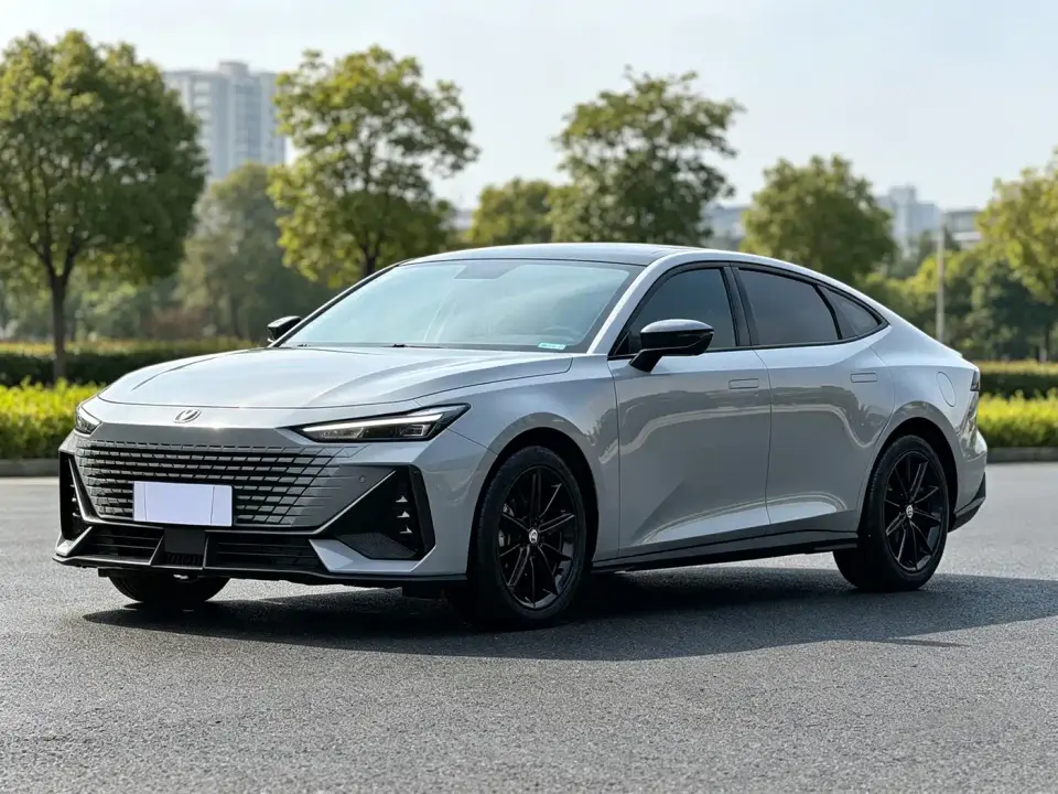 Changan UNI-V 1.5T Premium Model 2022
