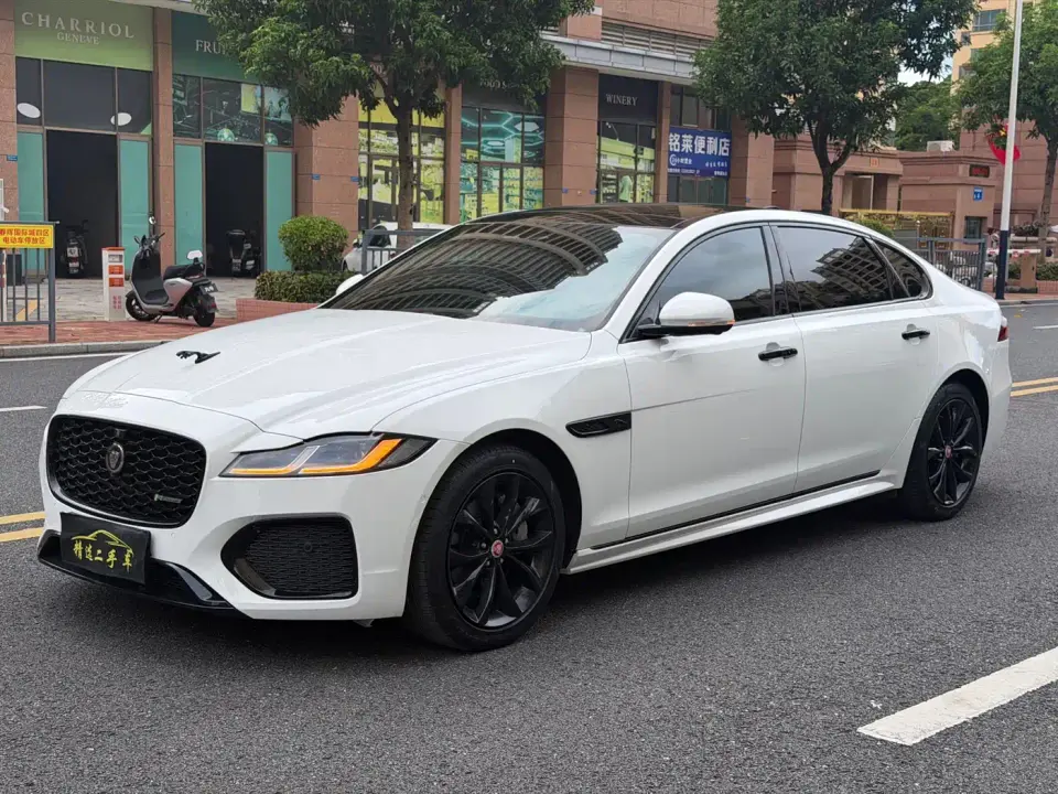Jaguar XFL XFL 2.0T P250 AWD Gloss Black Sport Edition 2022