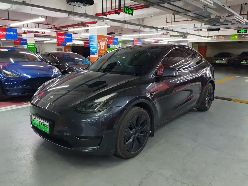 Tesla Model Y Rear-Wheel Drive Version 2025
