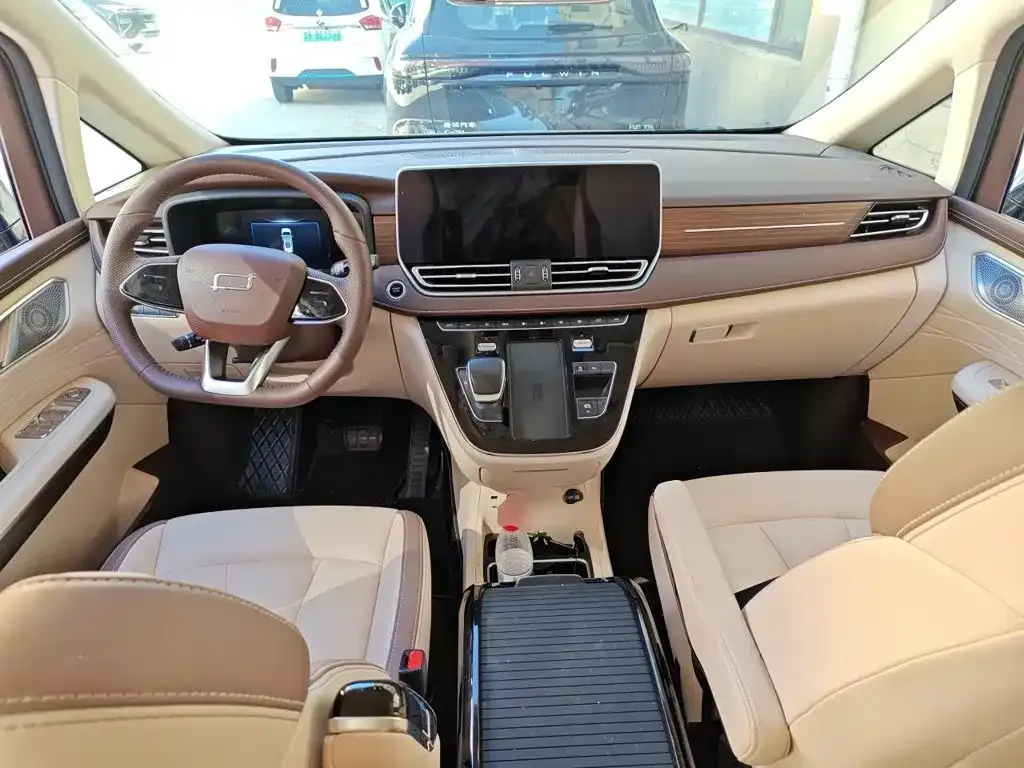 Besturn M9 Model 2.0T Supreme Edition 2023 — фото 10
